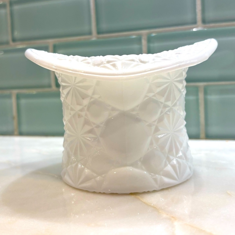 Vintage Fenton Milk Glass Top Hat